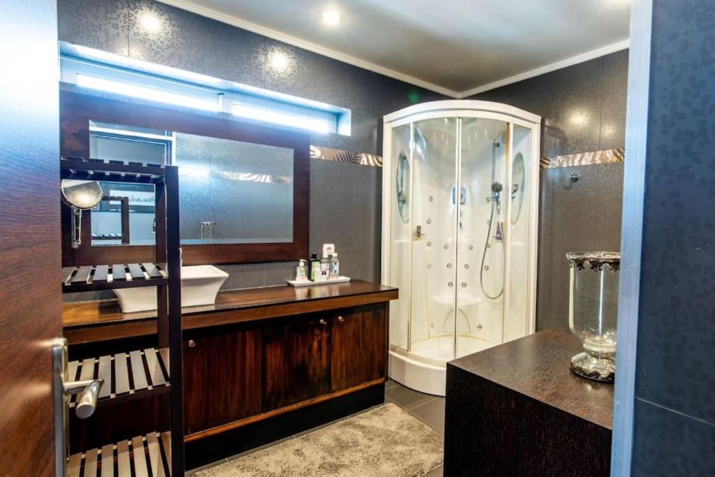 Luxury Loft By Boy Apartamento Patras Exterior foto